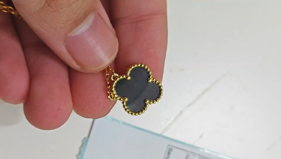 Van Cleef & Arpels Clover Necklace in Fine Gray, Vintage Alhambra pendant