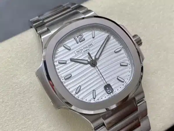 Nautilus 7118/1A-010 Ladies Automatic 35.2 mm,Steel