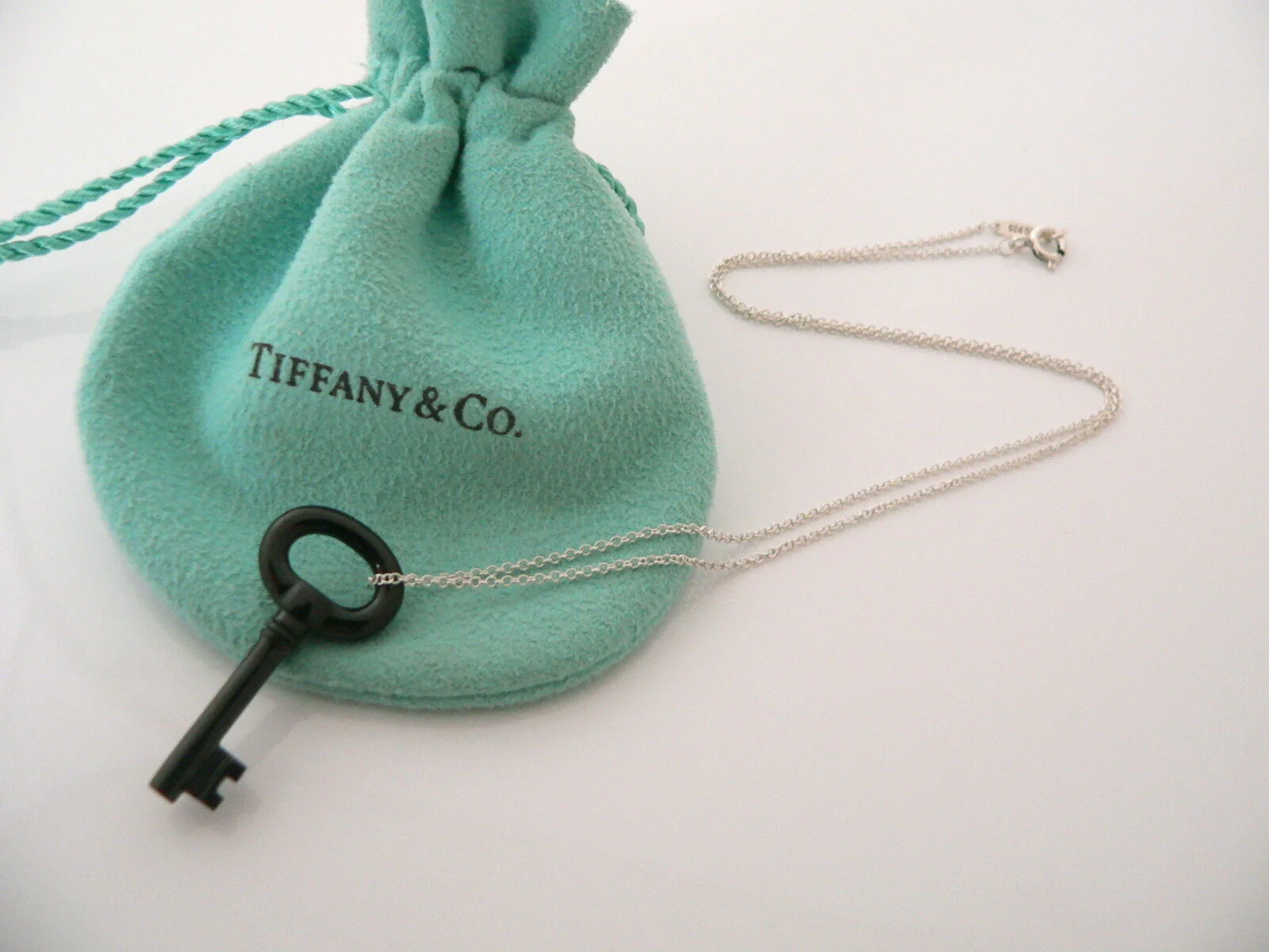 Tiffany & Co Silver Black Jade Gemstone Oval Key Necklace Pendant Chain Gift