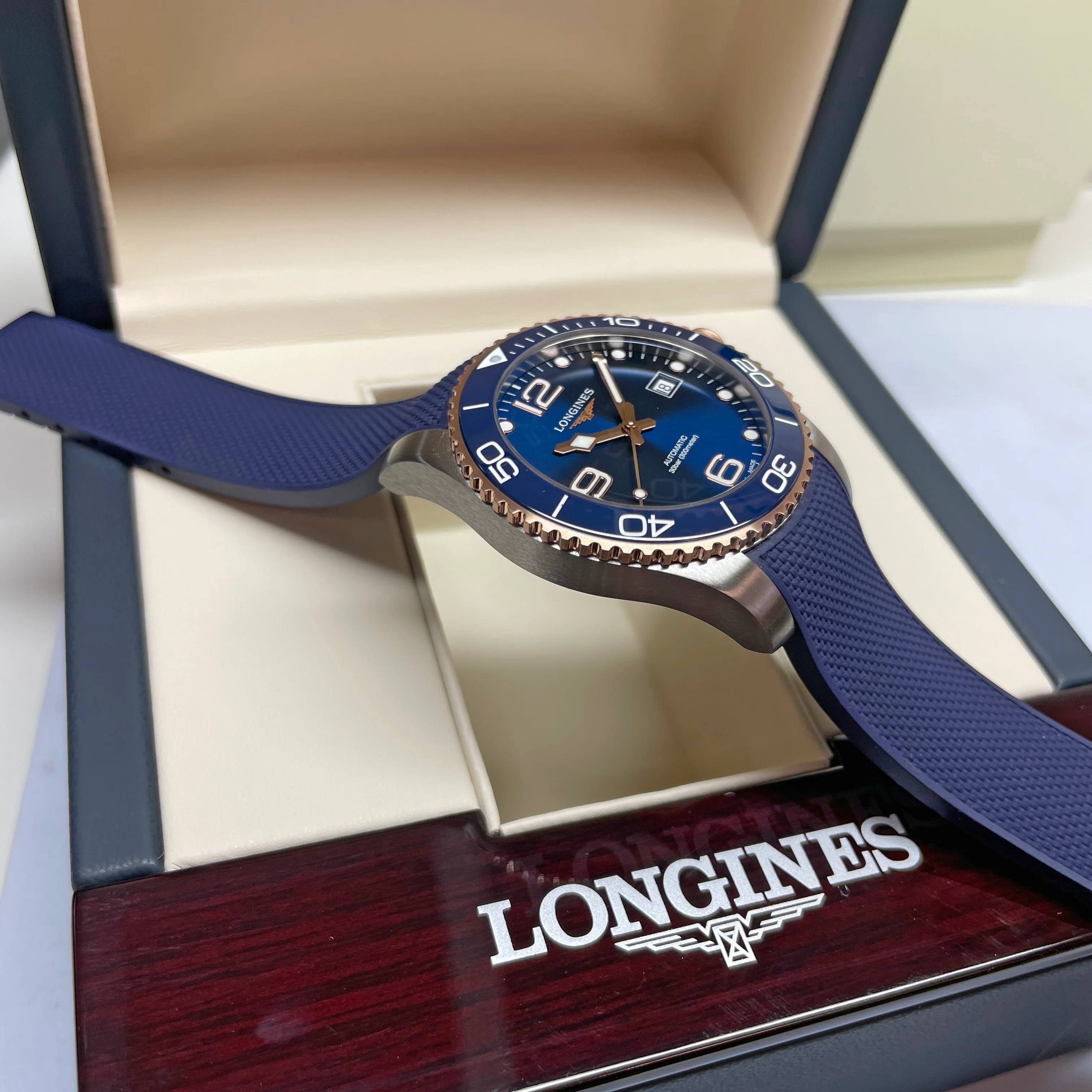 Hydroconquest 41MM Automatic Blue Ceramic Rose Gold Watch L37813989