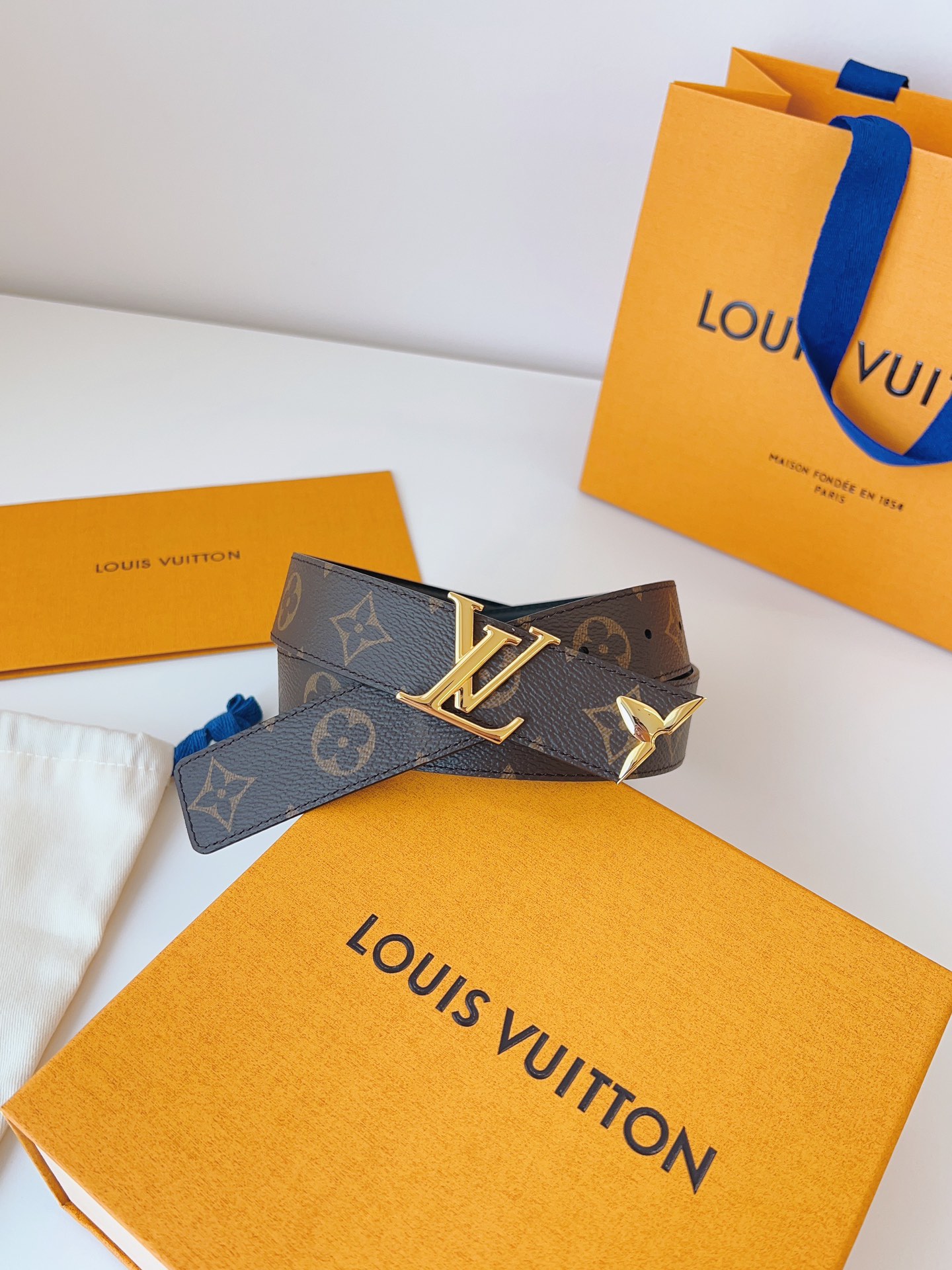 Louis Vuitton LV Leather Belts 1:1 Mirror Version