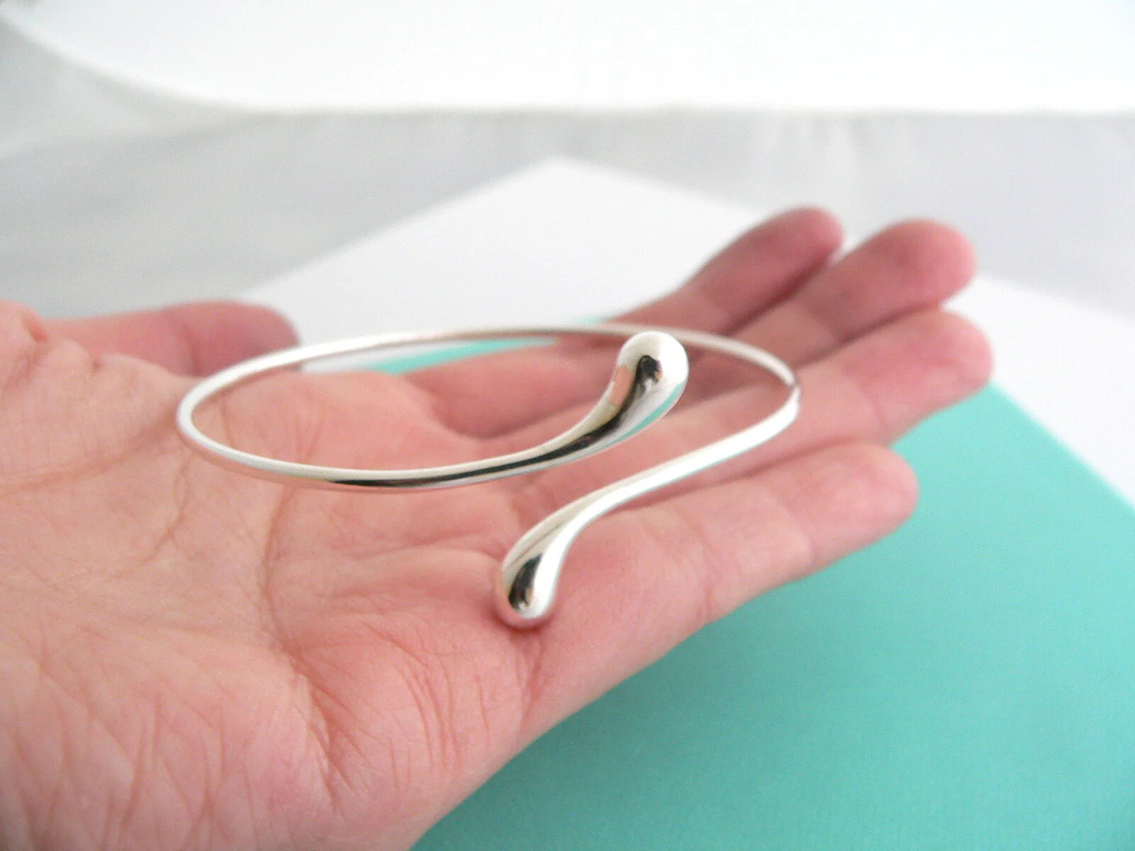 Tiffany & Co Silver Teardrop Bangle Bracelet Gift Love Peretti Tear