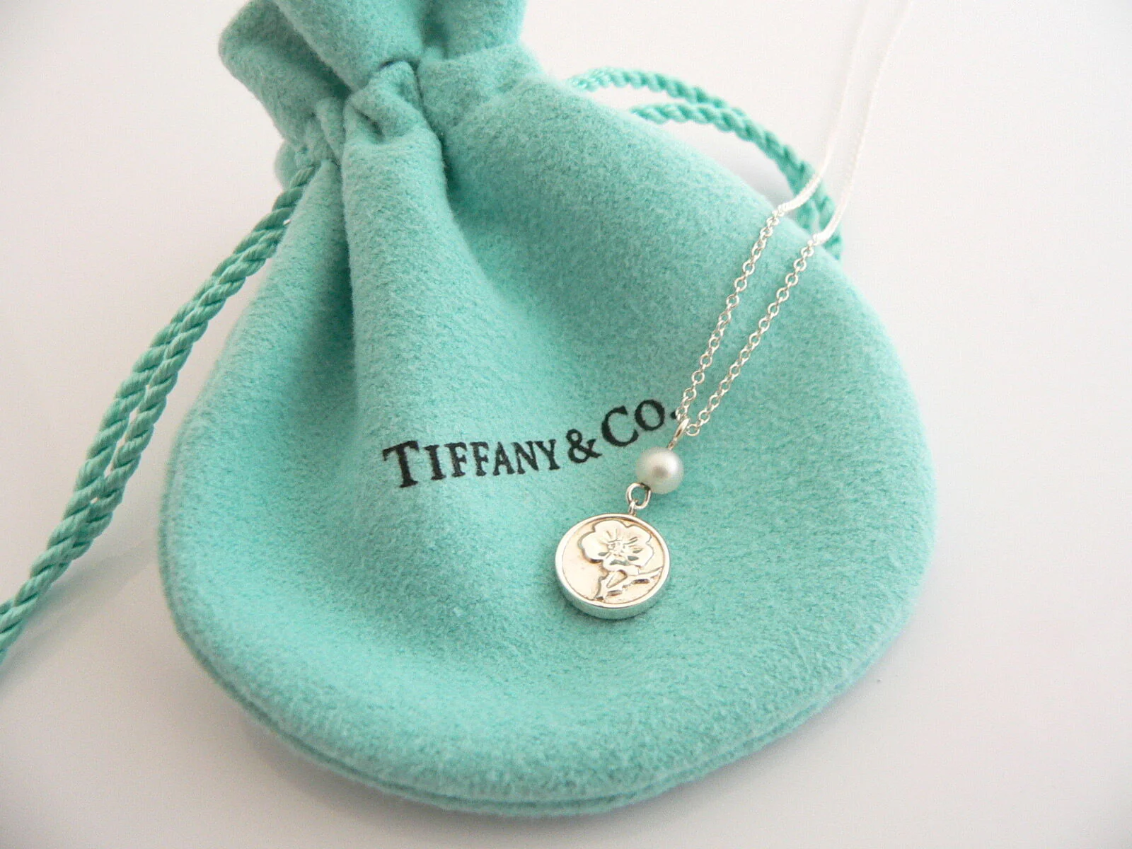 Tiffany & Co. Silver Nature Rose Pearl Necklace Pendant Charm Chain Gift Pouch