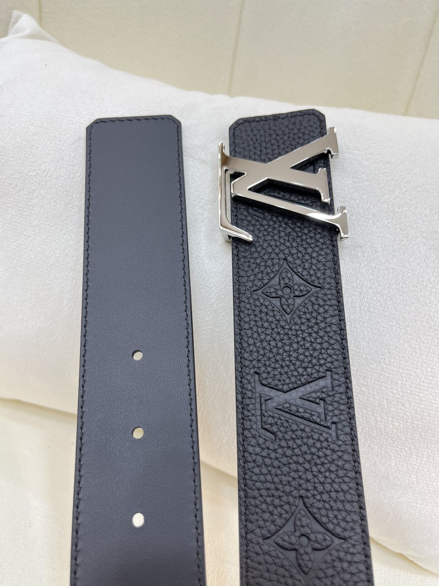Louis Vuitton LV Leather Belts 1:1 Mirror Version