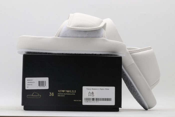 Yeezy Slide 4