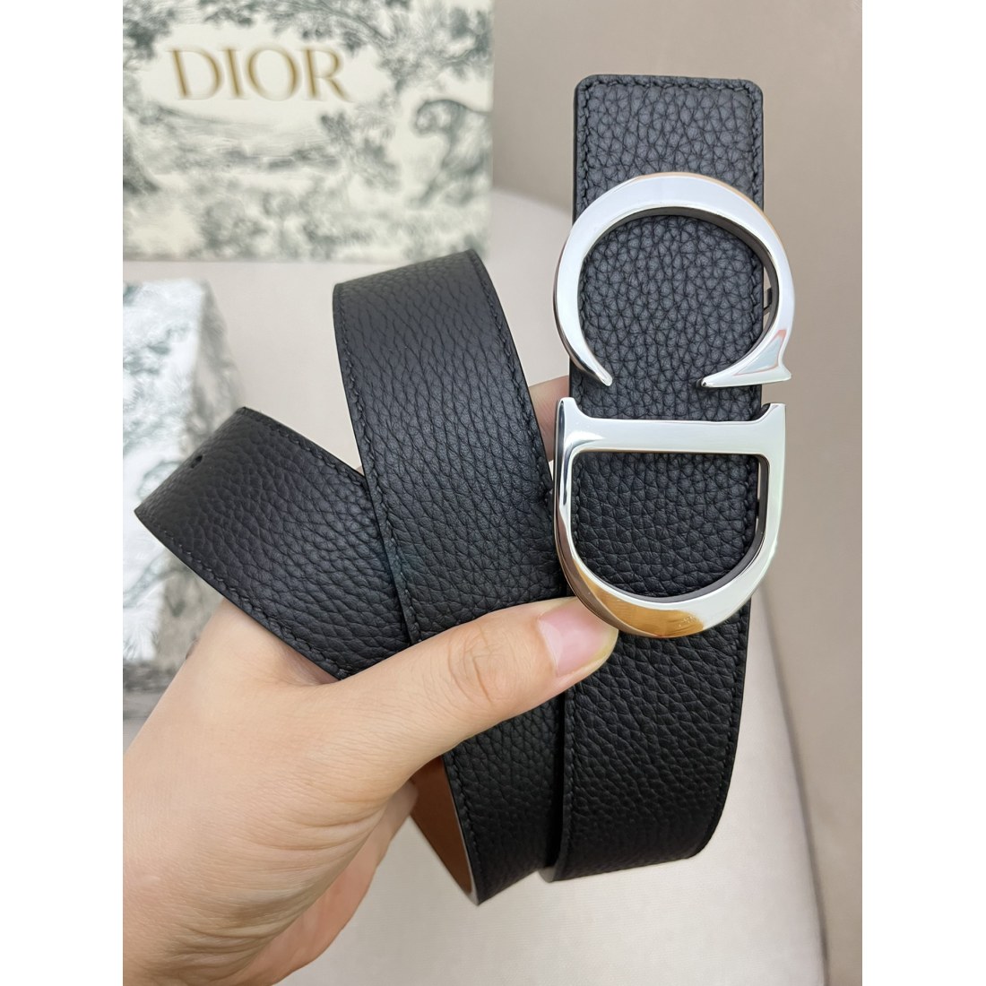 Dior cowhide and bottom leather, palladium plated pure steel buckle 35MM