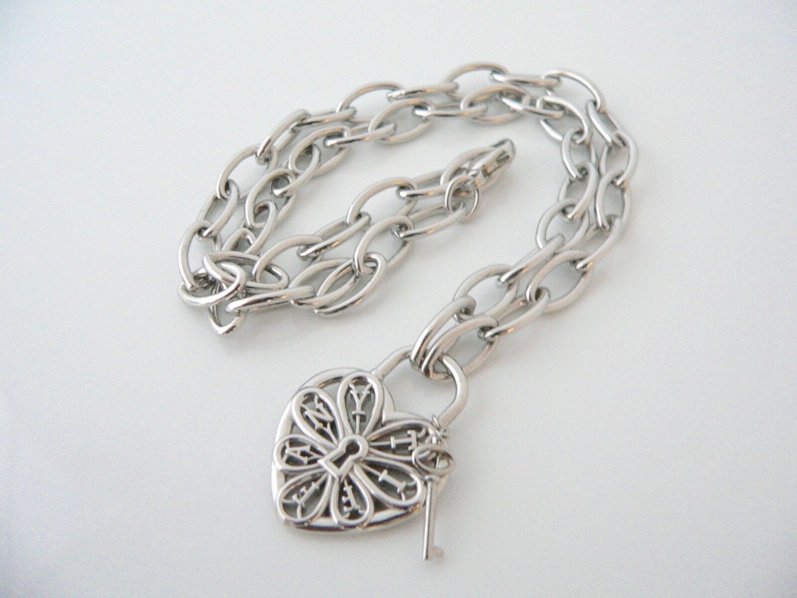 Tiffany & Co Filigree Heart Key Necklace Pendant Charm 18 Inch Chain Gift Silver