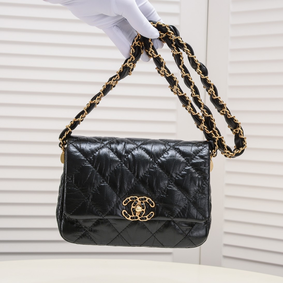 Chanel 23K Wide Shoulder Straps Shoulder Bag Handbag