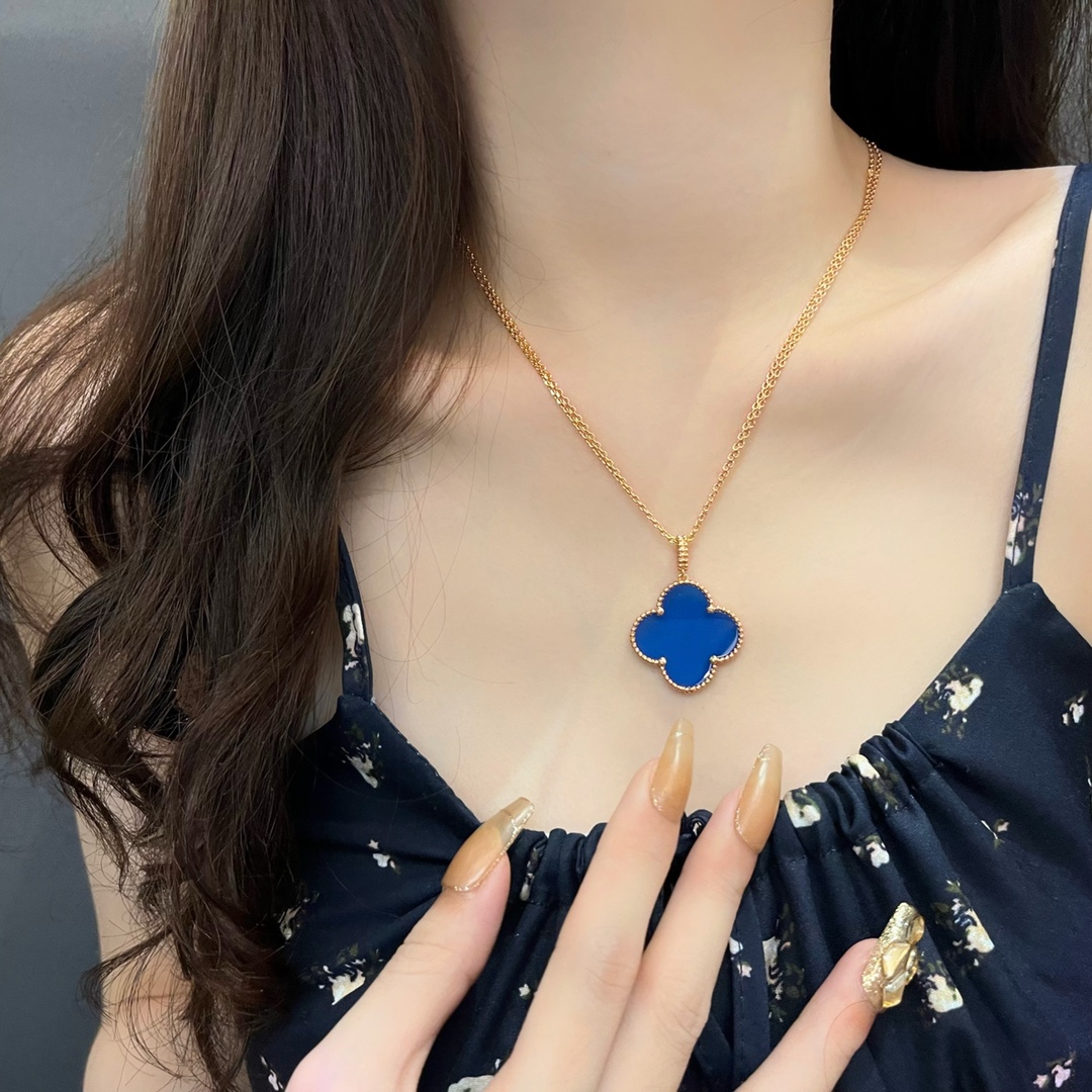 Van Cleef & Arpels Blue Agate Necklace, Magic Alhambra long necklace, 1 motif