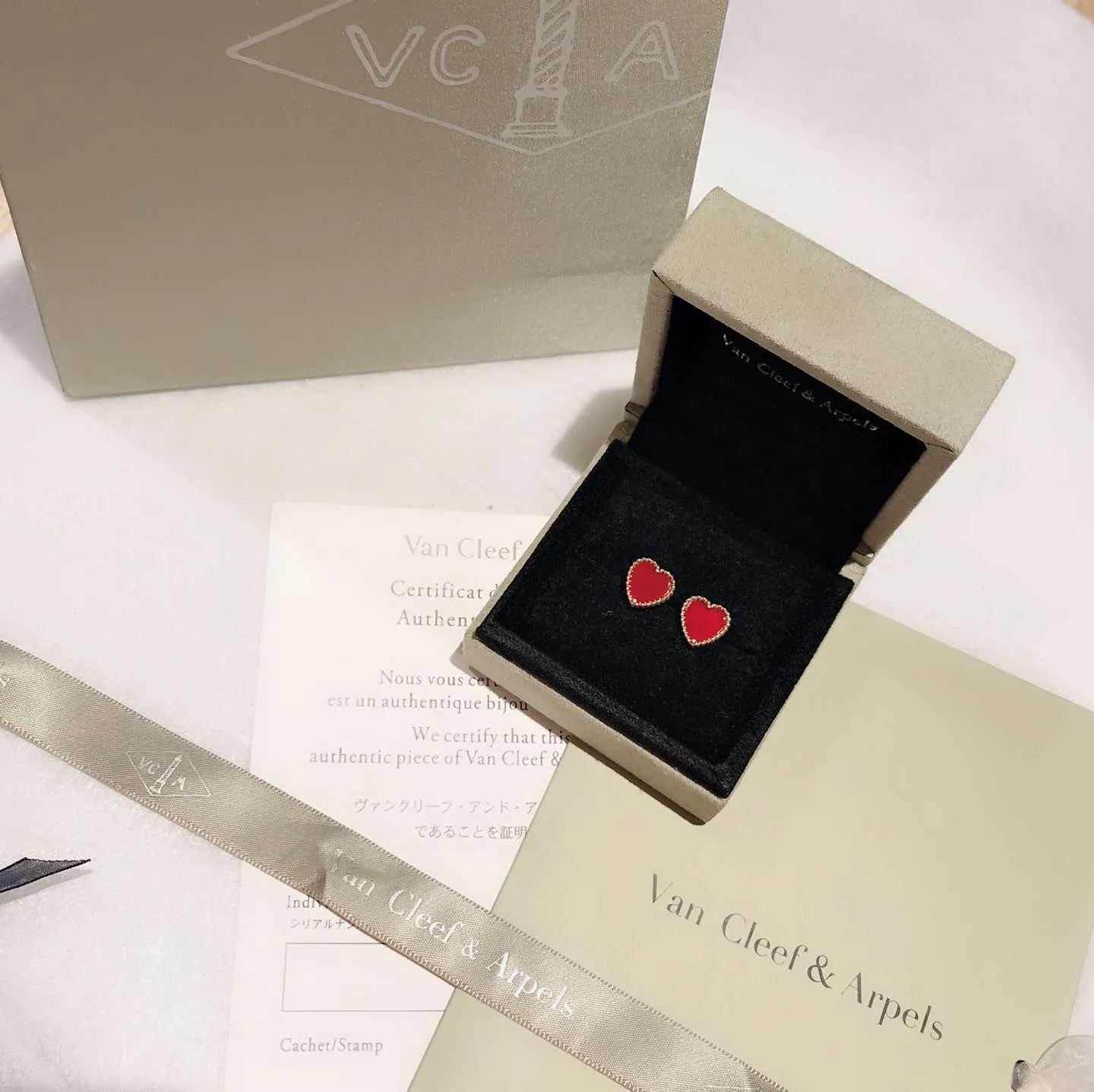 Van Cleef & Arpels Sweet Alhambra Heart Earring Pink Gold Carnelian