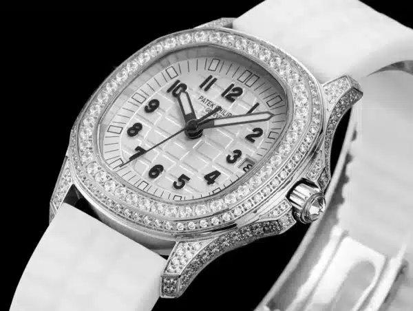 Aquanaut 5269/200R Luce Travel Time 38.8 mm,White Gold