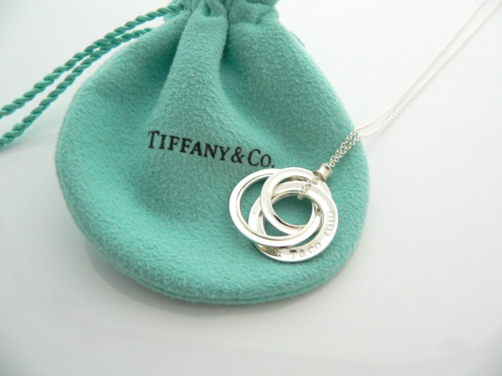 Tiffany & Co 1837 Interlocking Circles Necklace Pendant Chain Gift Pouch 17 Inch