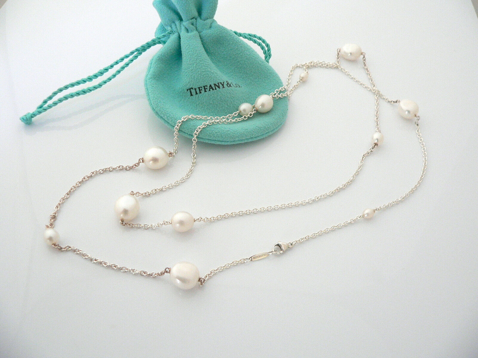 Tiffany & Co Pearl Necklave Peretti Pearls by the Yard Pendant 36 Inch Love Gift