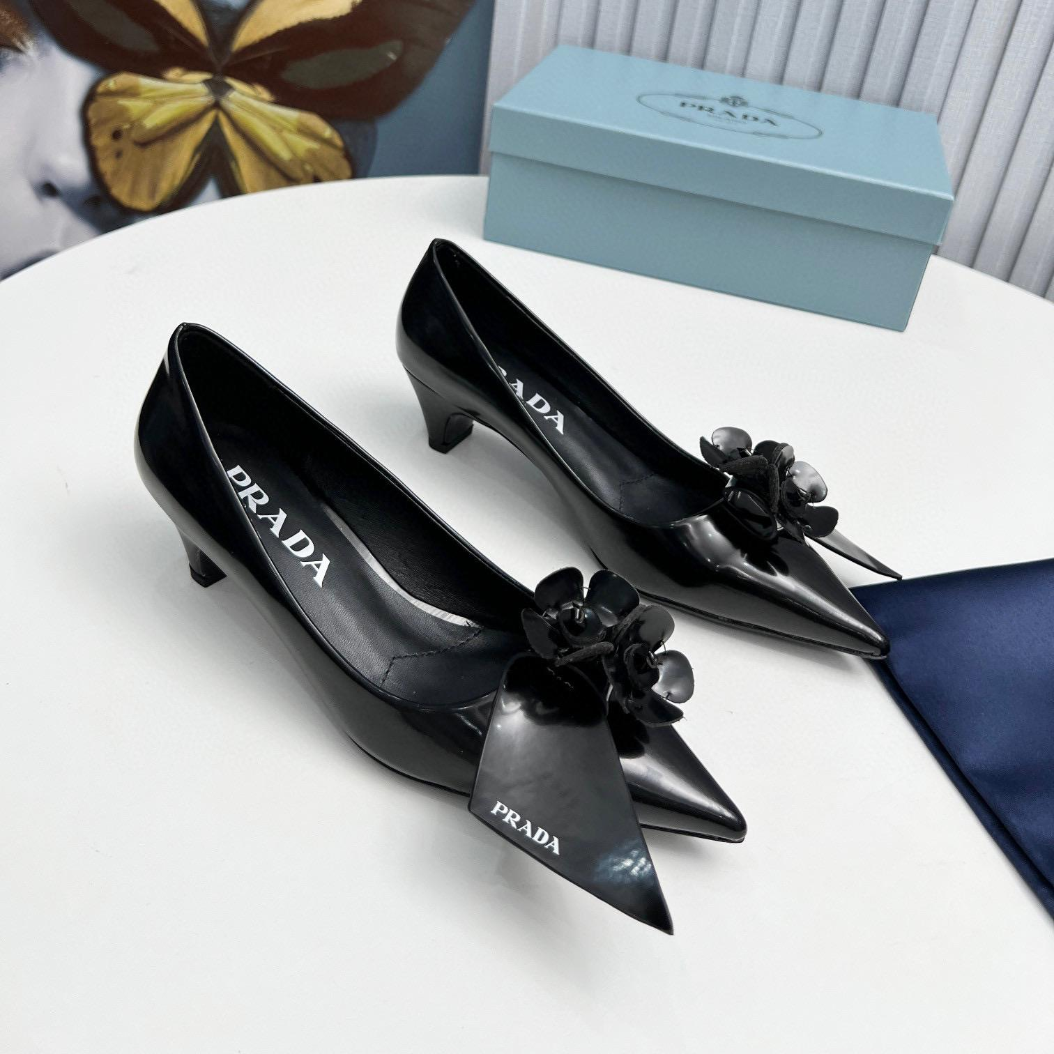 Prada  Leather Simple And Fashionable  Sandals Slide (Replica)