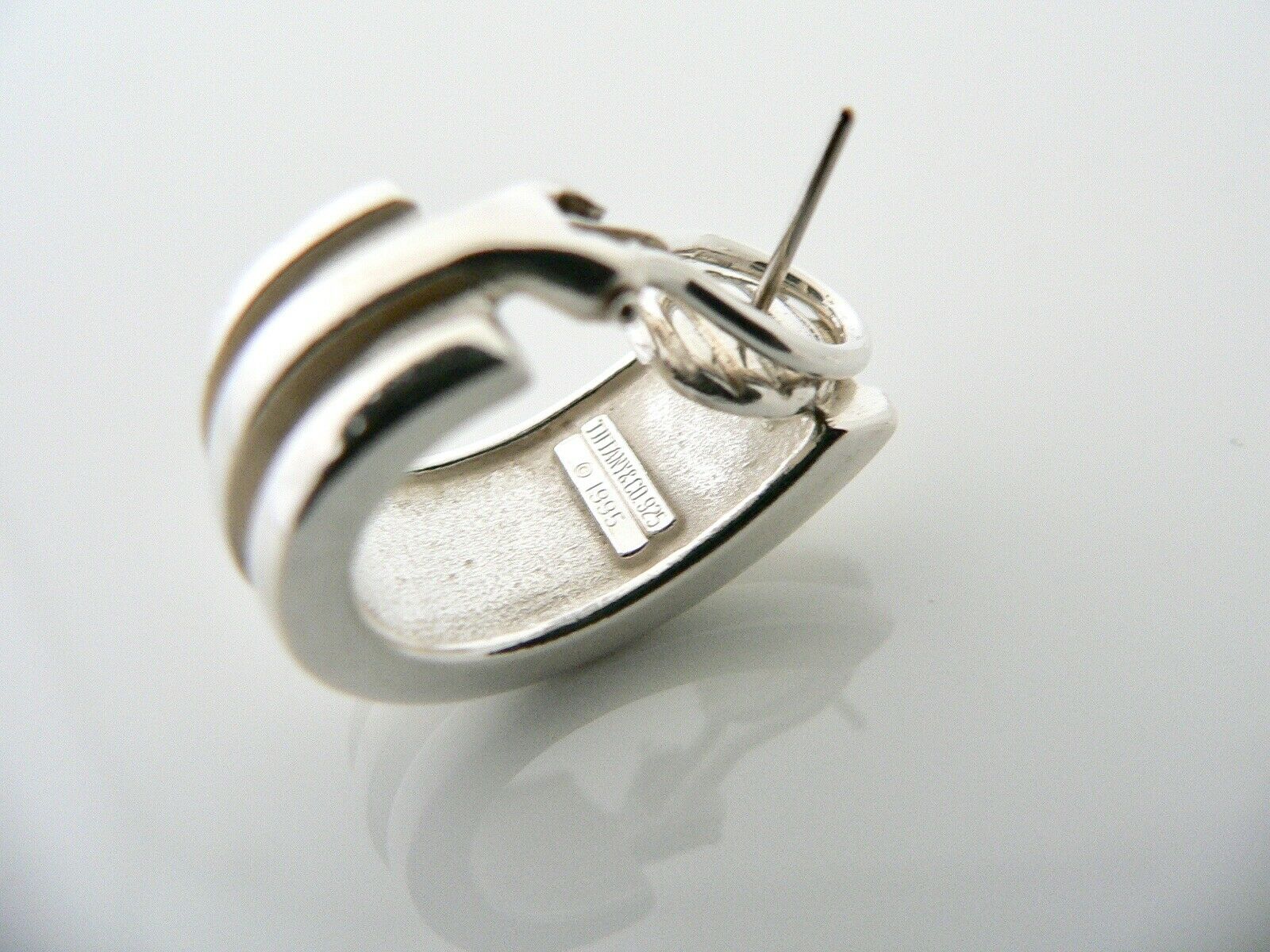 Tiffany & Co Atlas Stripe Shell Shrimp Pierced Earrings Rare Silver Gift Classic