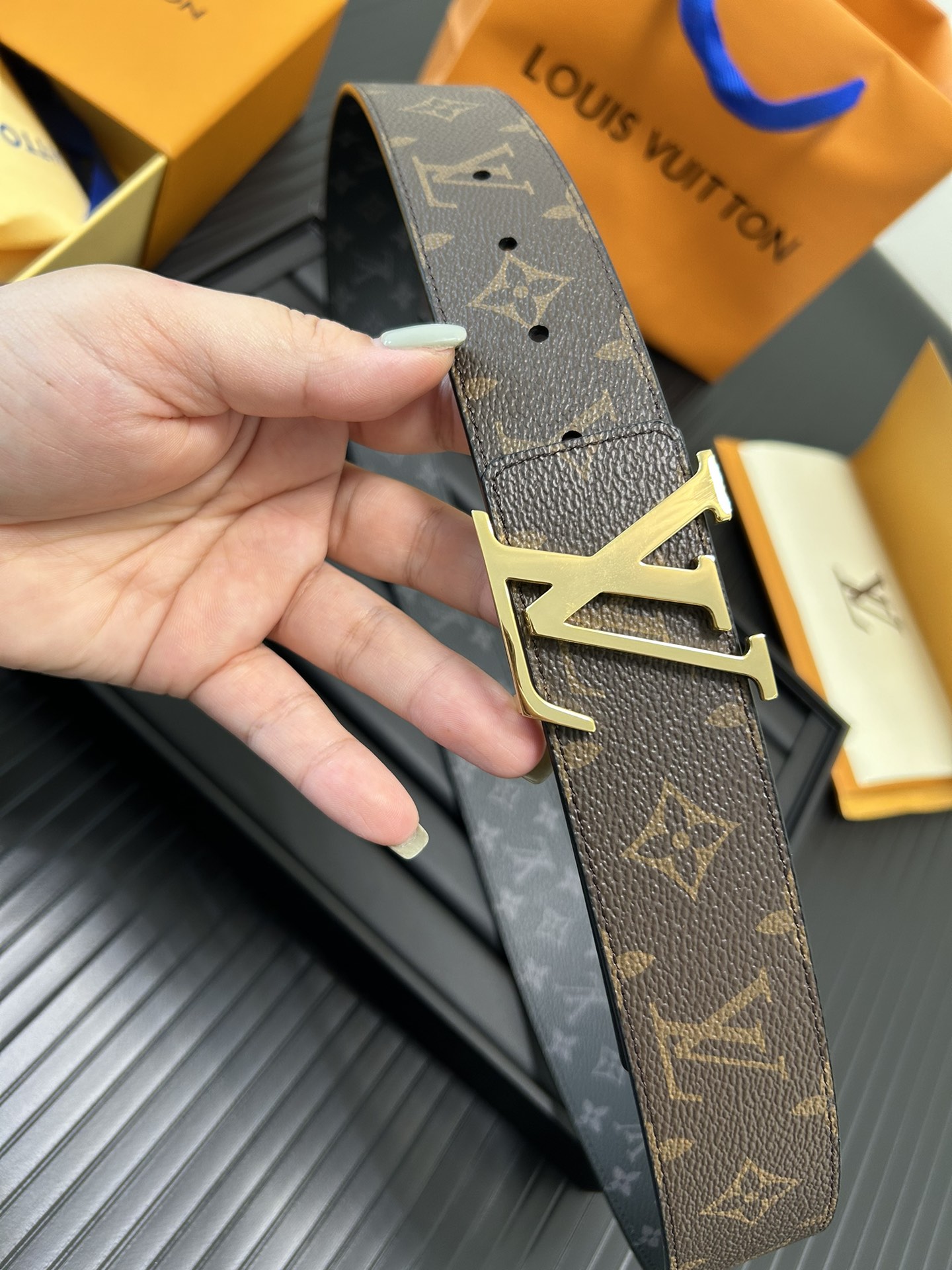 Louis Vuitton LV Leather Belts 1:1 Mirror Version