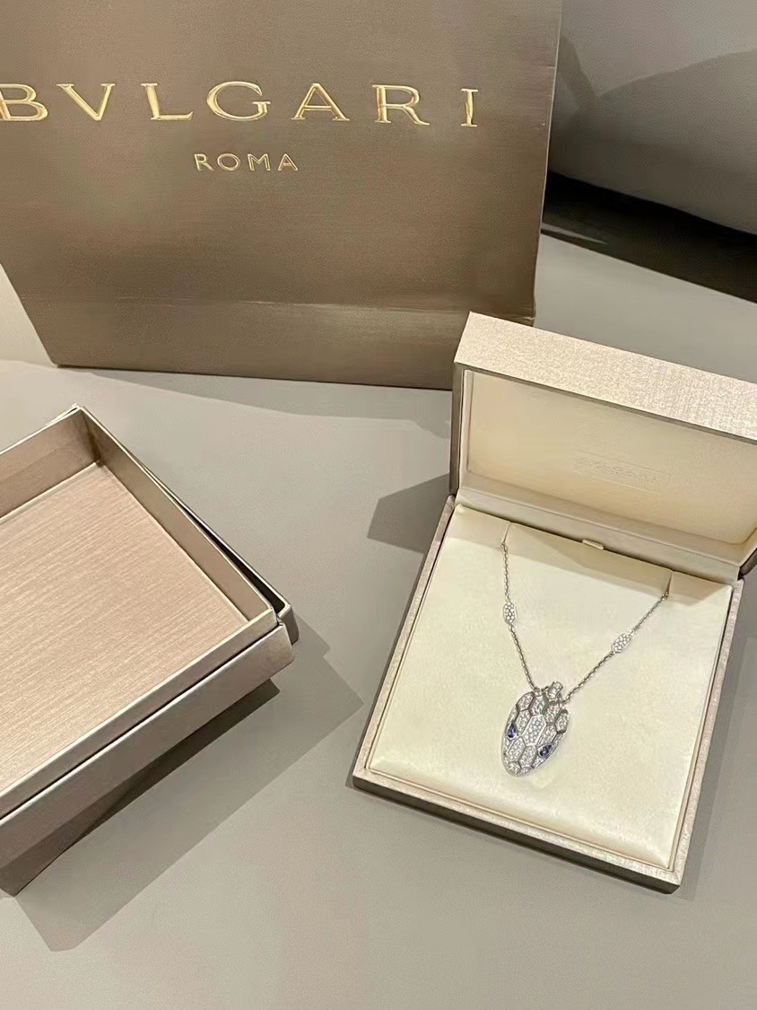 Bulgari SERPENTI NECKLACE