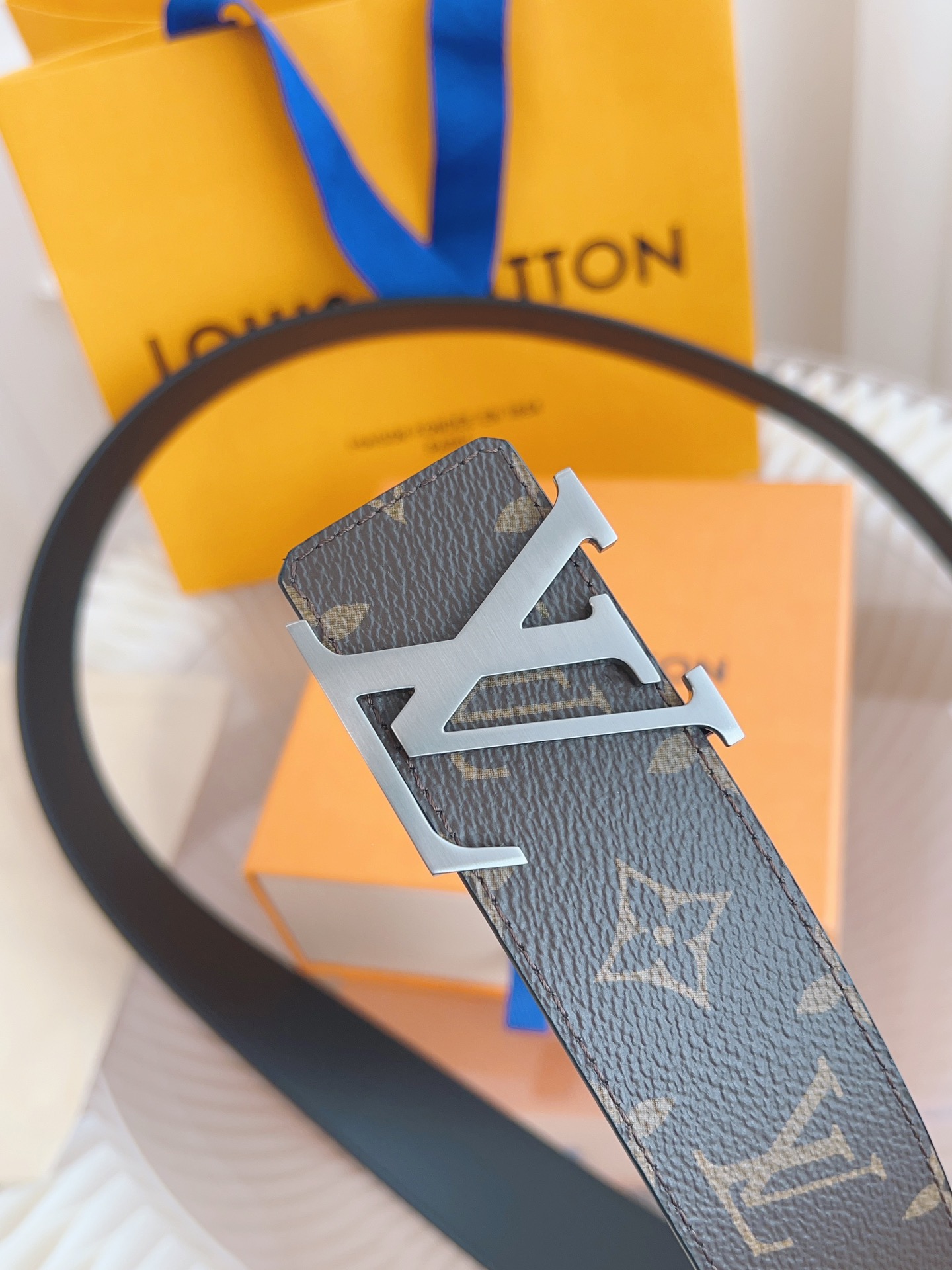 Louis Vuitton LV Leather Belts 1:1 Mirror Version