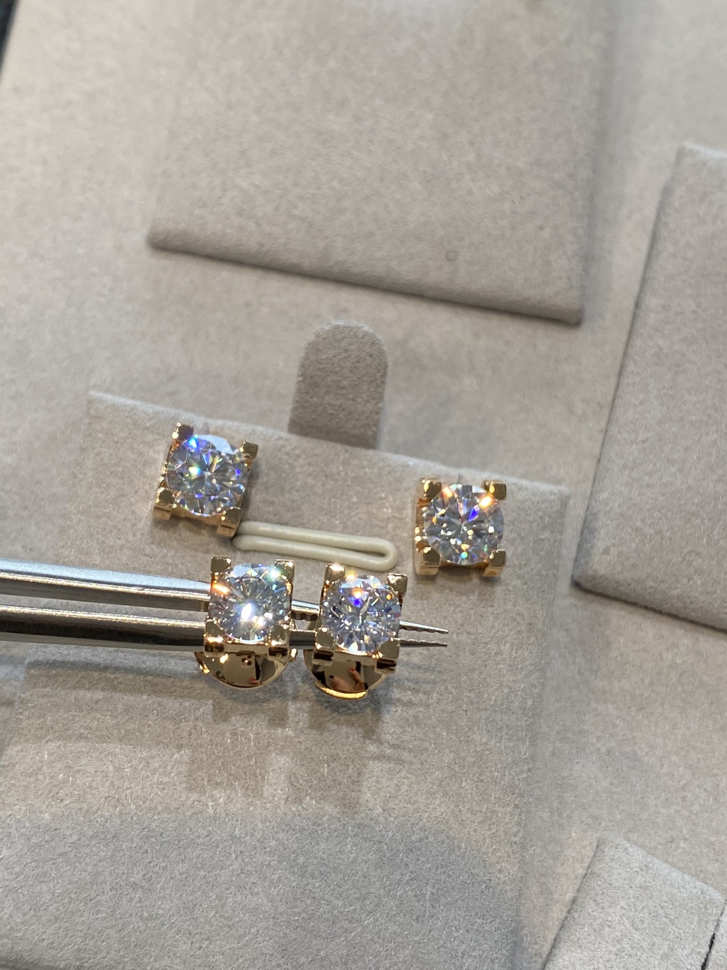 C DE CARTIER EARRINGS, Two Colors