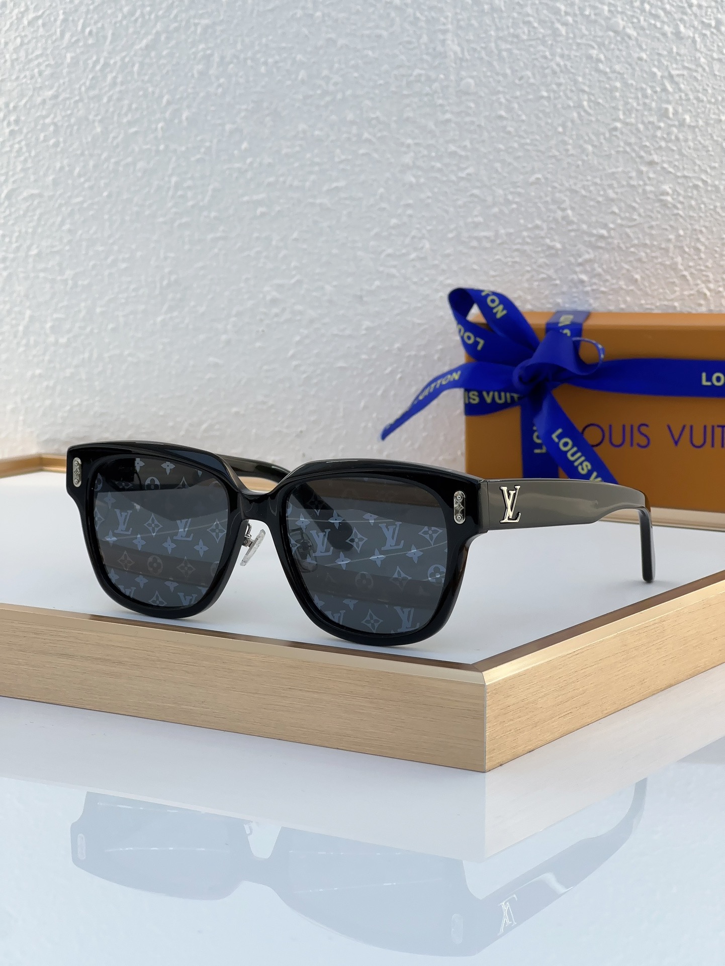 Louis Vuitton LV Sunglasses
