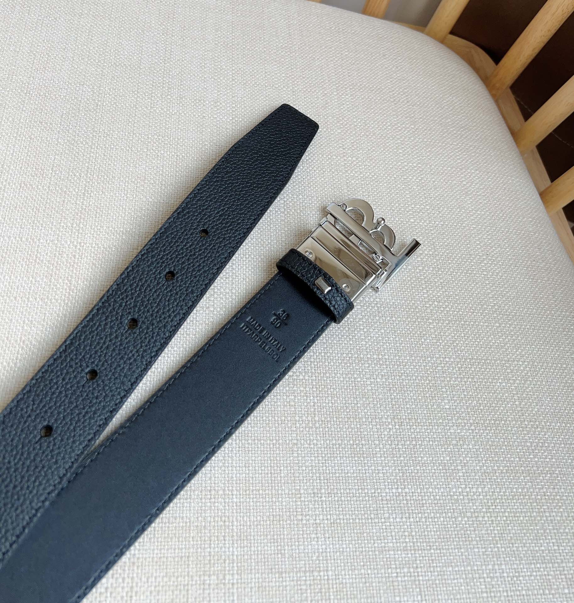 Burberry Leather Belts 1:1 Mirror Version