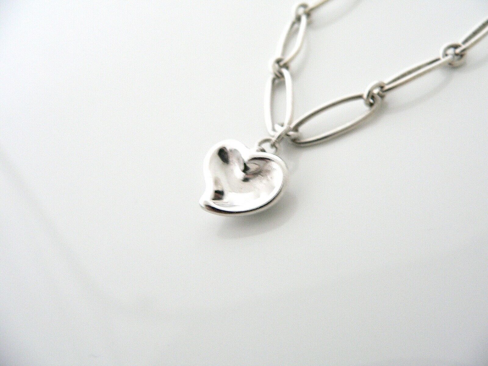 Tiffany & Co Peretti Carved Heart Bracelet Link Chain Bangle Gift Love 6.75 Inch