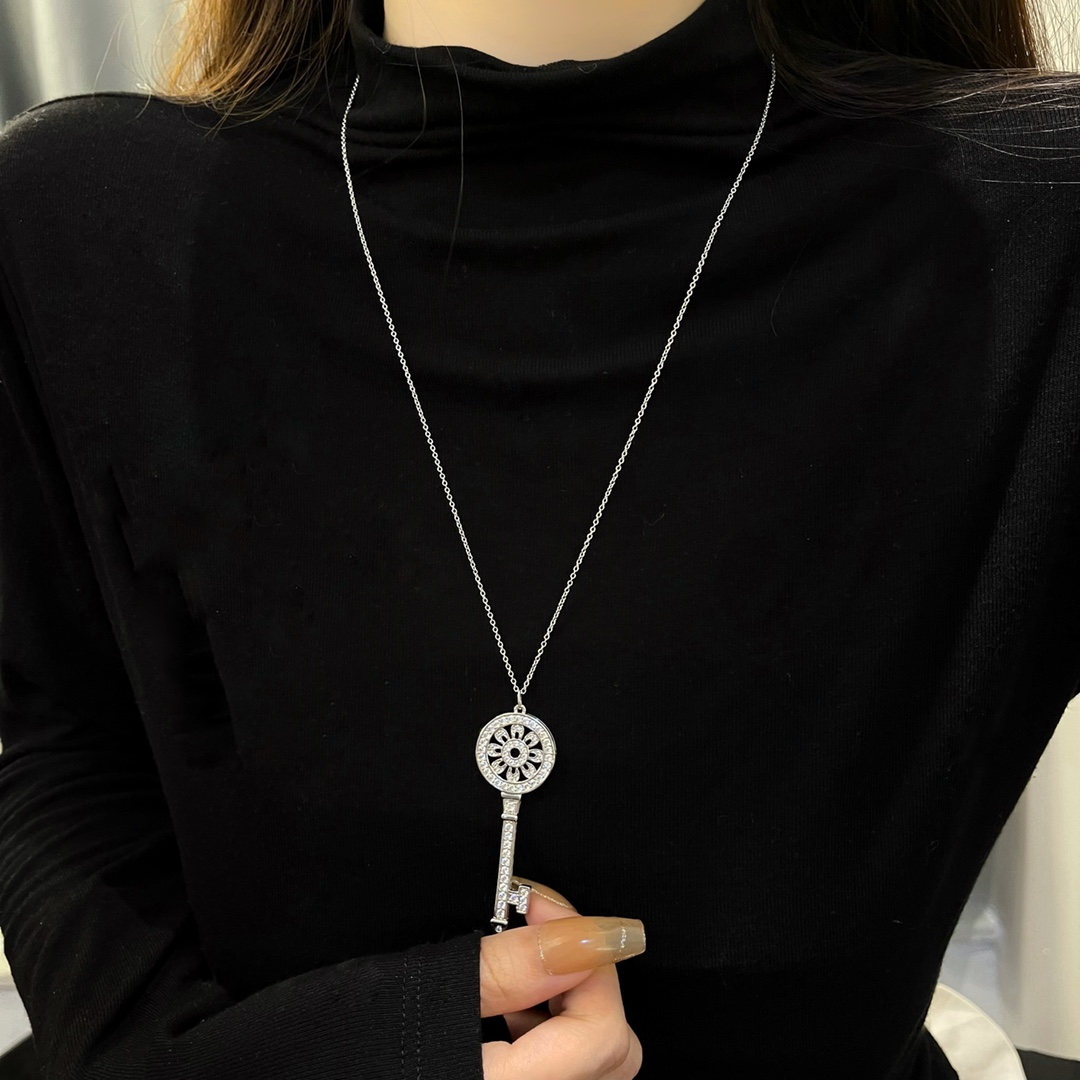 Fake Tiffany Petals Key Pendant