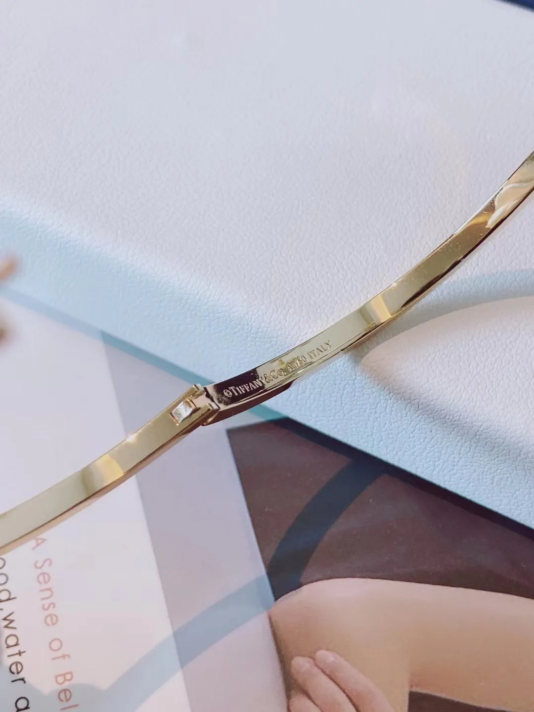 Tiffany T T1 Narrow Hinged Bangle Champagne Gold/White Gold