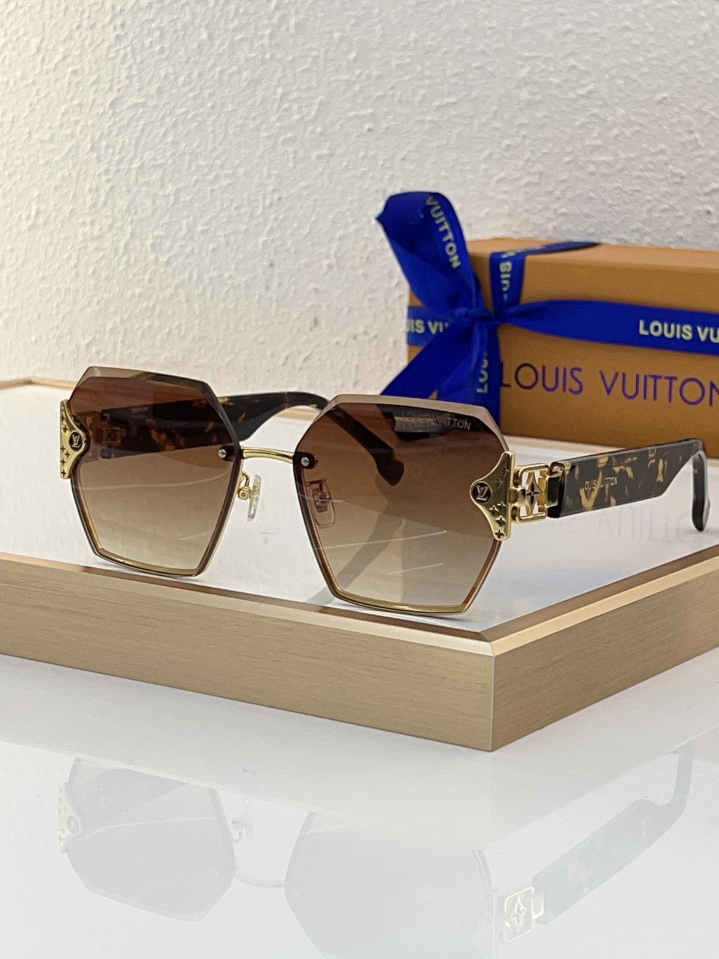 Louis Vuitton LV Sunglasses