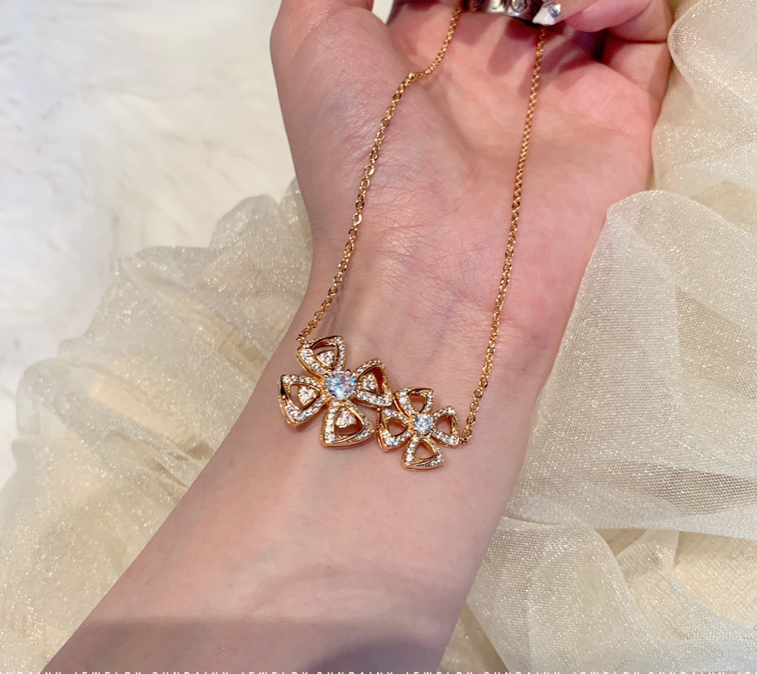 BVLGARI FIOREVER NECKLACE