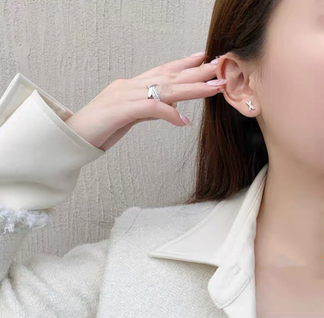 Tiffany Atlas® X Earrings, White Gold & Rose Gold