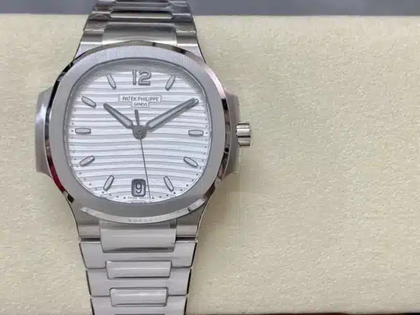 Nautilus 7118/1A-010 Ladies Automatic 35.2 mm,Steel