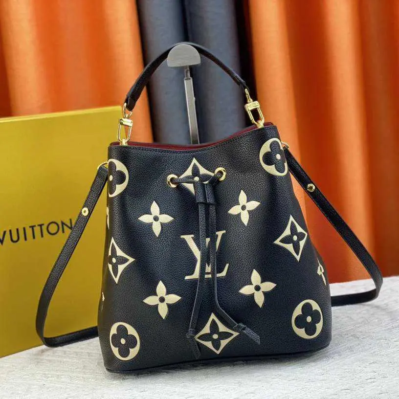 Louis Vuitton LV NéoNoé MM  M45497 Shoulder Bag(Replica)