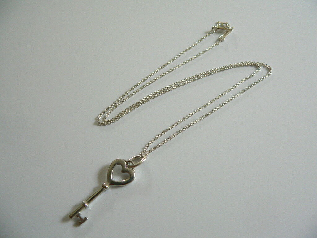 Tiffany Co Heart Key Necklace Pendant Charm 17 Inch Chain Silver Gift Love Cool