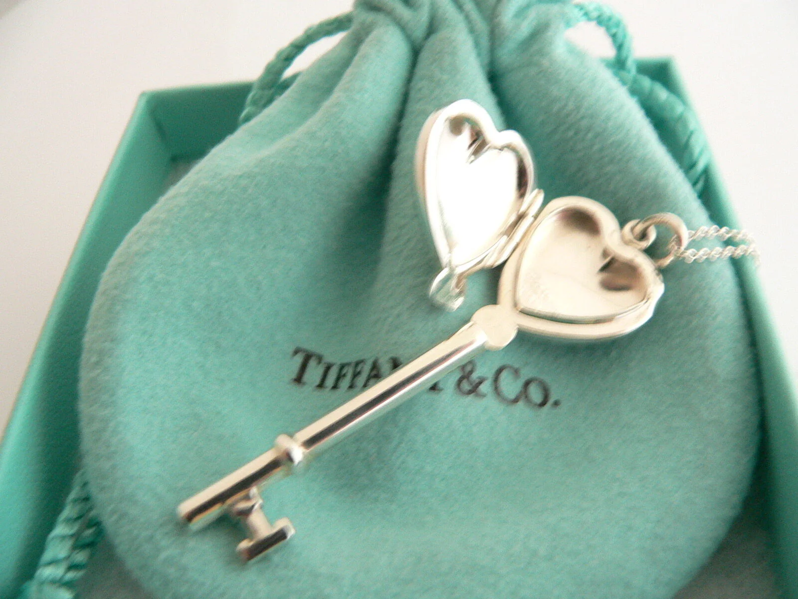 Tiffany & Co Silver Heart Key Locket Necklace Pendant Charm Chain Gift Love