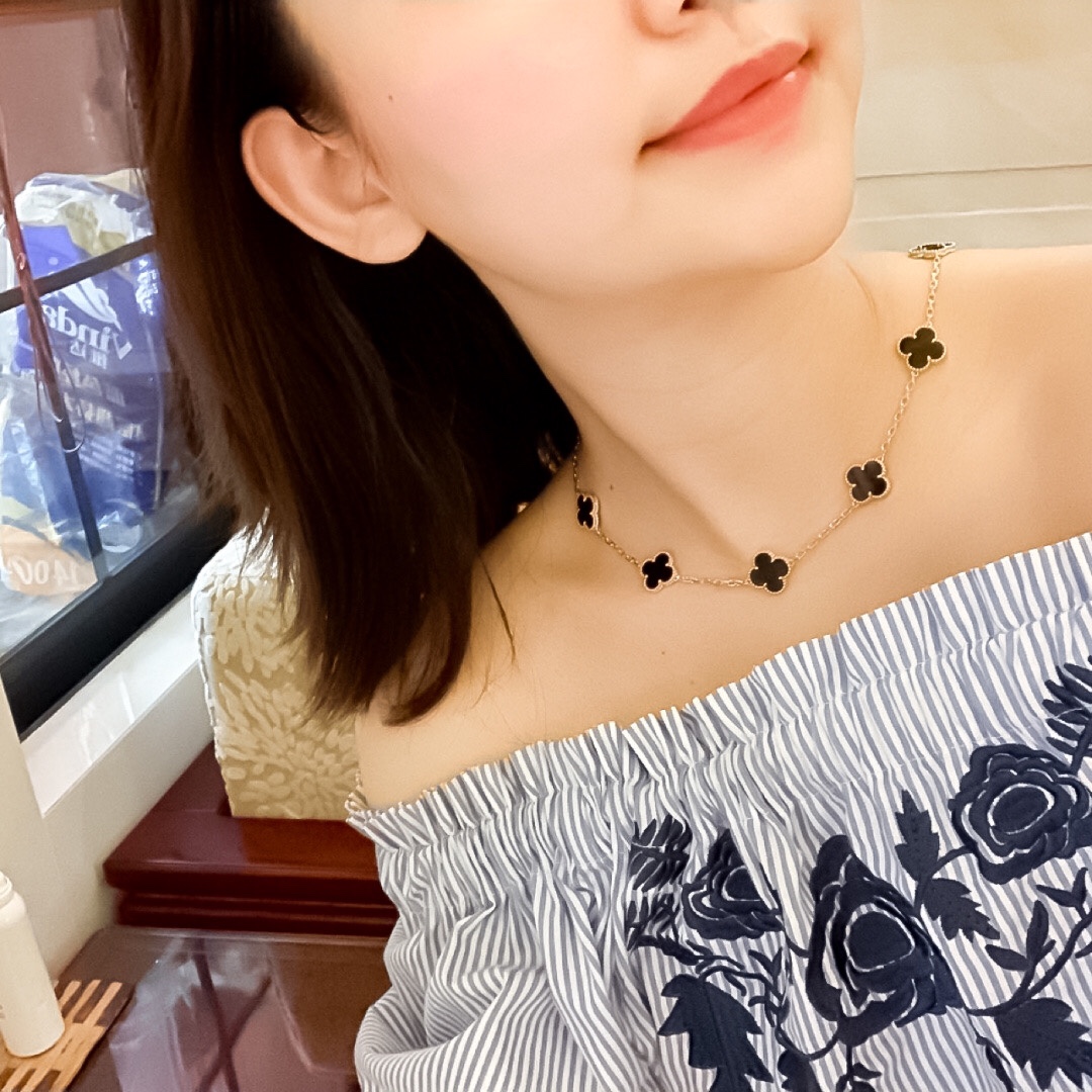 Van Cleef 10 motifs Necklace Replica