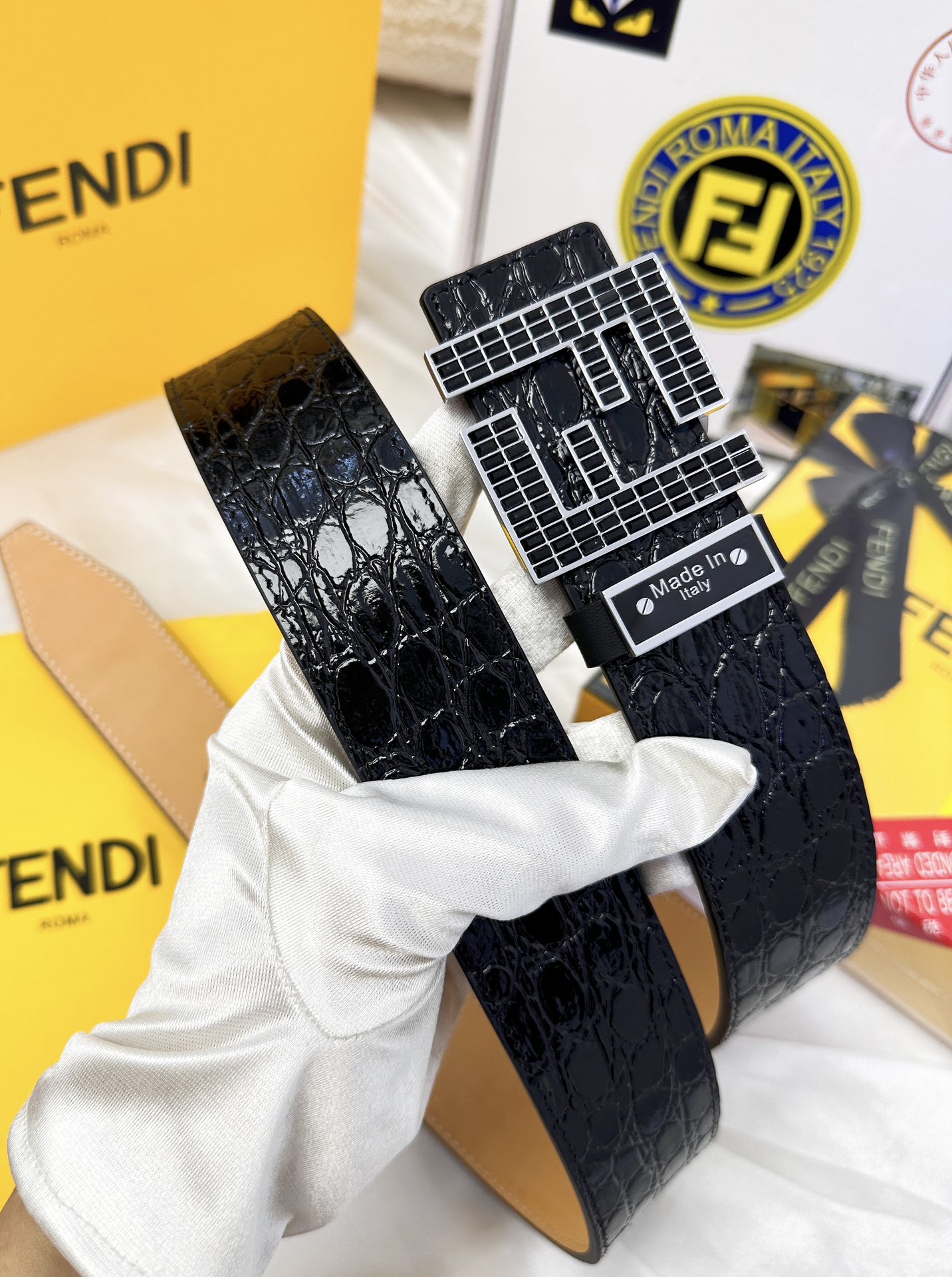 Fendi Leather Belts 1:1 Mirror Version