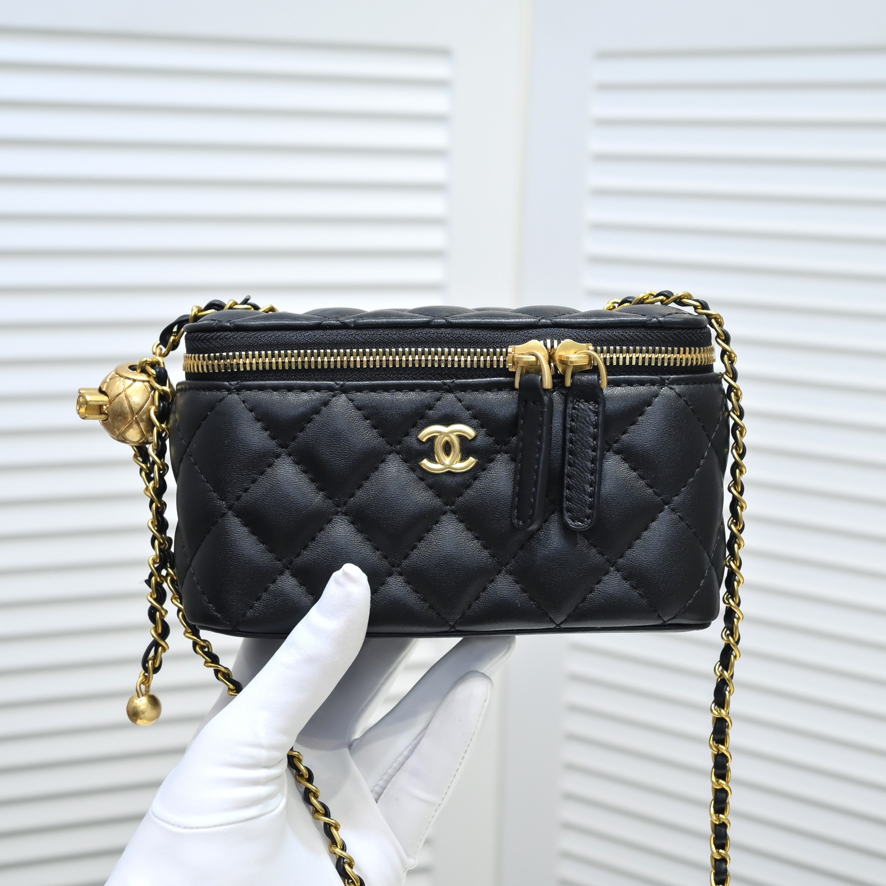 Chanel  Golden·Ball Makeup Box Bag  Shoulder Bag Handbag