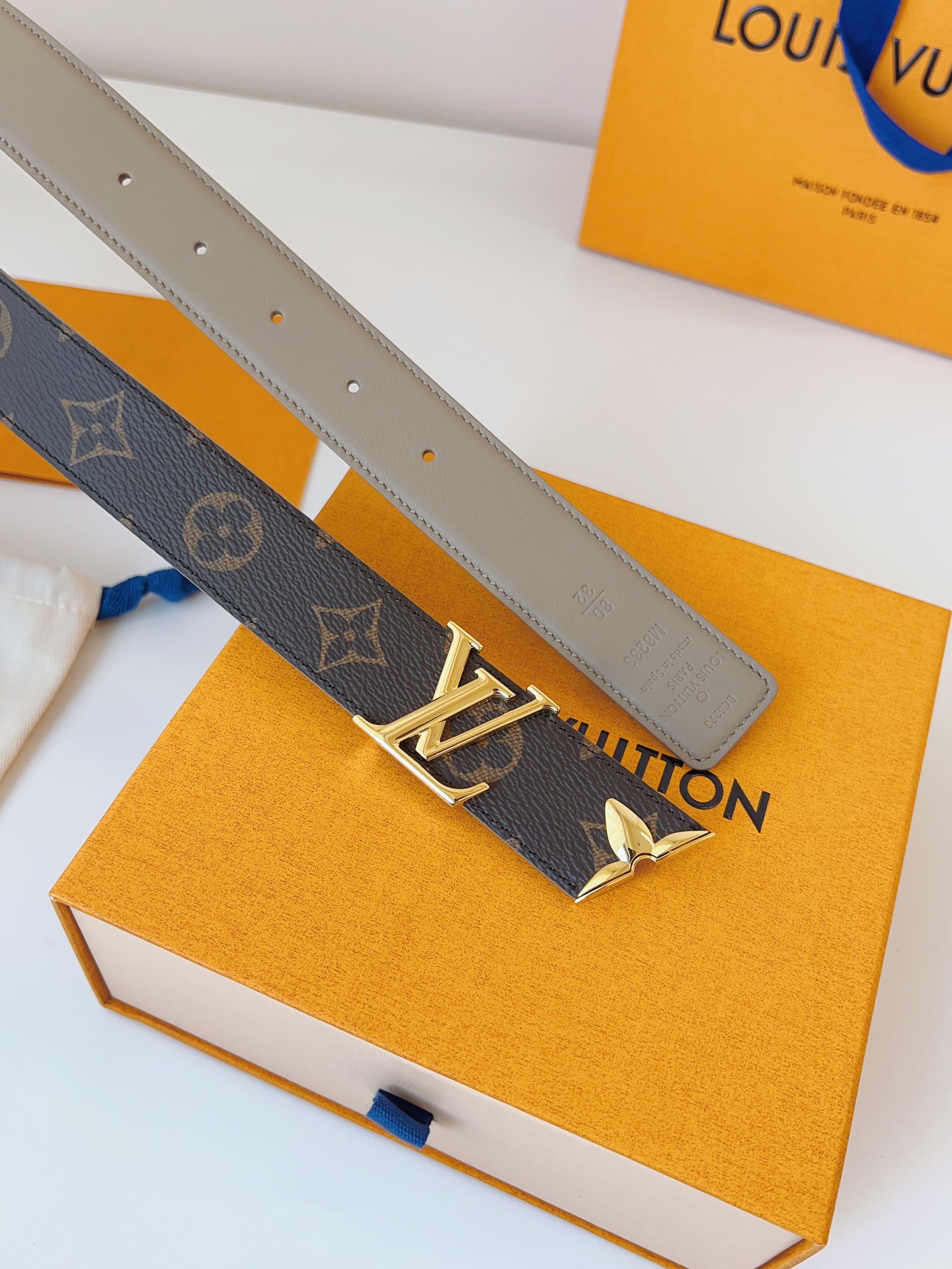 Louis Vuitton LV Leather Belts 1:1 Mirror Version