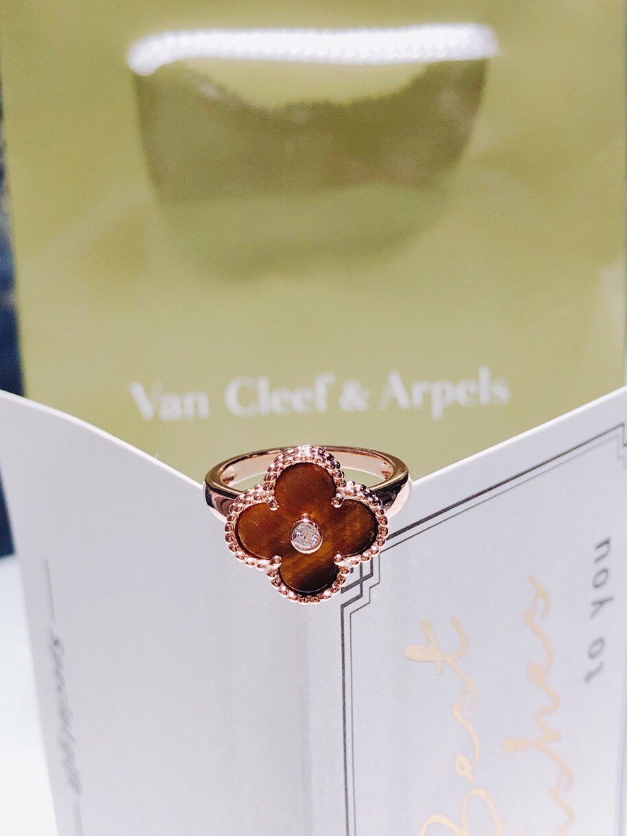 Van Cleef & Arpels Clover Ring with Diamonds