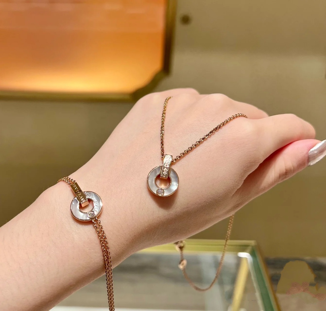 BVLGARI BVLGARI NECKLACE, White Mother-of-Pearl & Turquoise