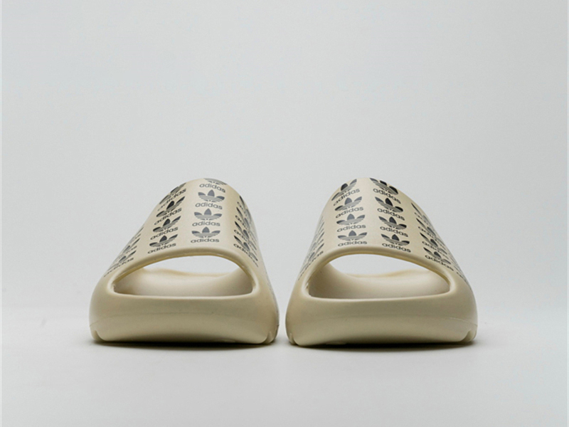 Yeezy Slides Desert Sand Logo FW6345-A