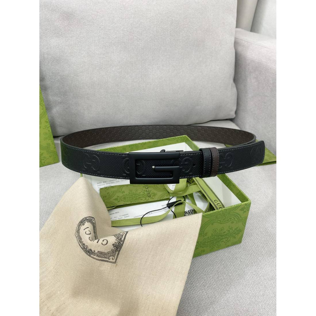 Gucci Cowhide Top Layer Paired with Fine Swivel Button Head 35MM