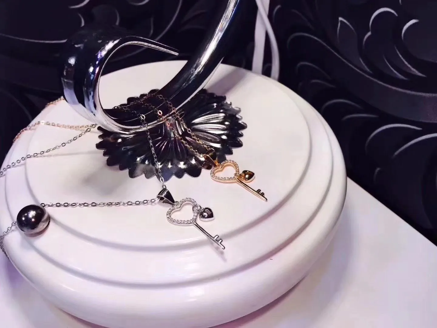 Couple Style Tiffany Keys Heart Key Crystals Pendant Necklace Lowest Price