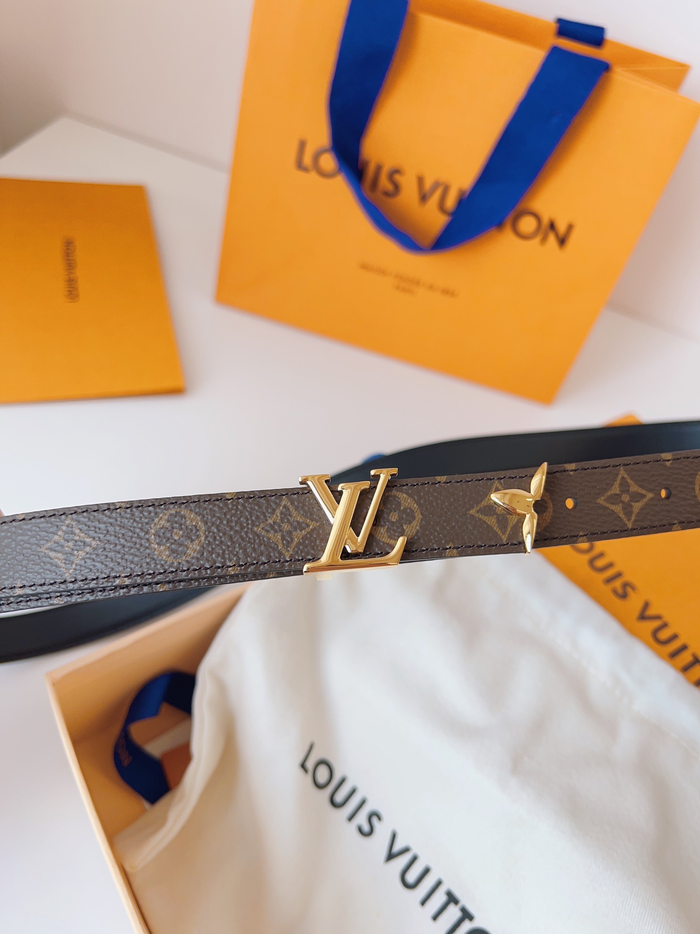 Louis Vuitton LV Leather Belts 1:1 Mirror Version