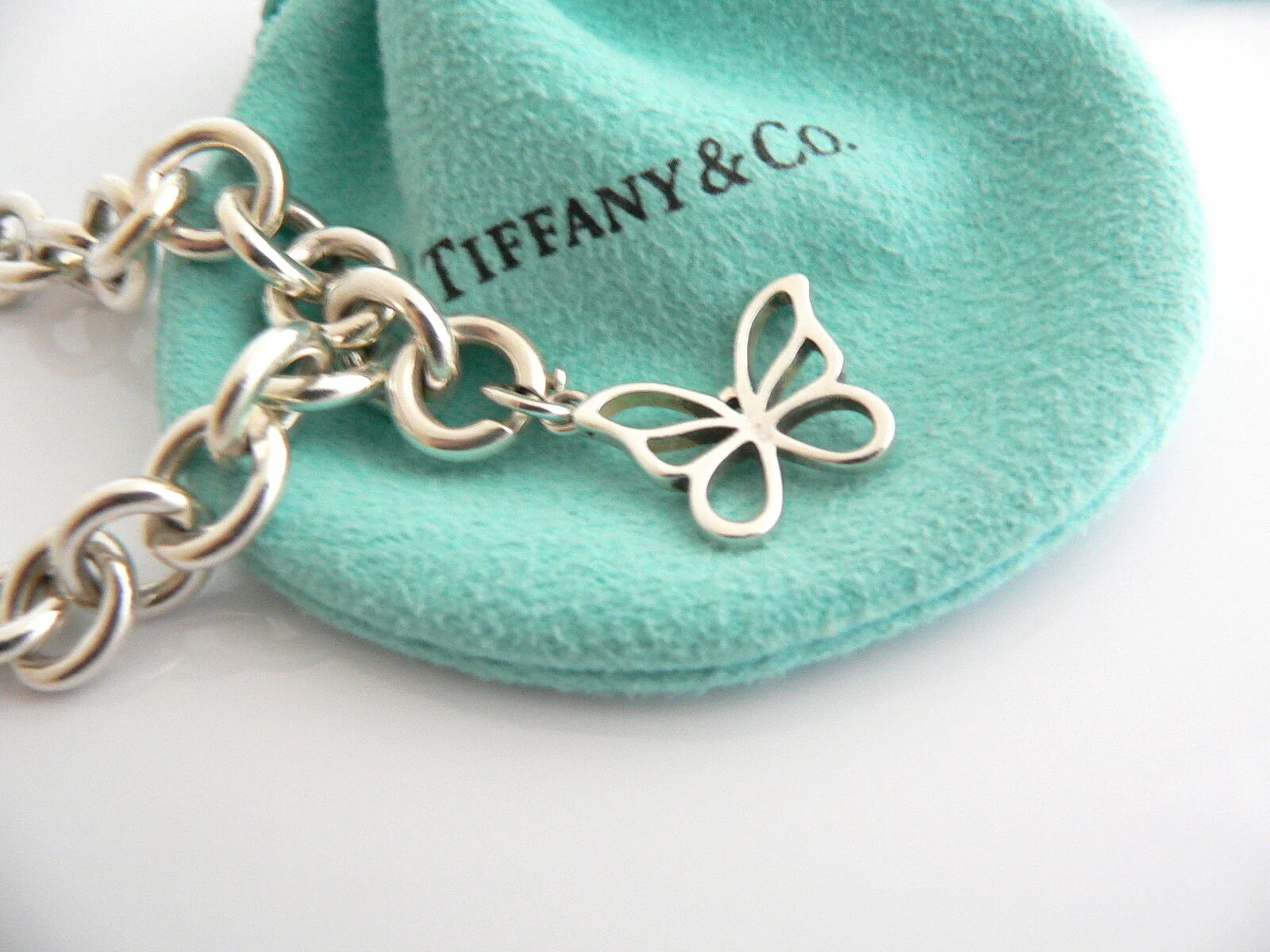 Tiffany & Co Silver Nature Butterfly Bracelet Bangle Charm Clasp Gift Pouch Love