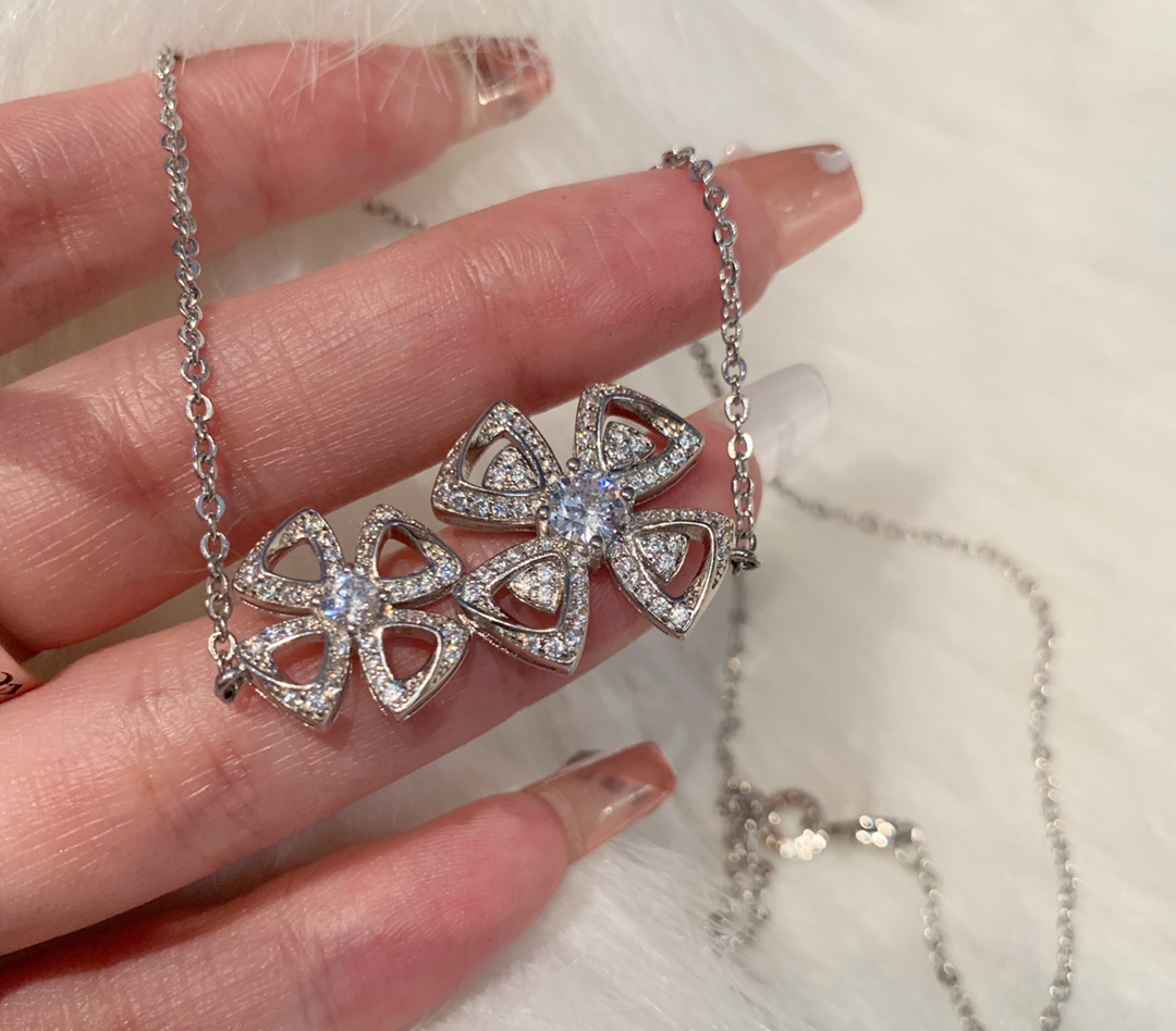 BVLGARI FIOREVER NECKLACE
