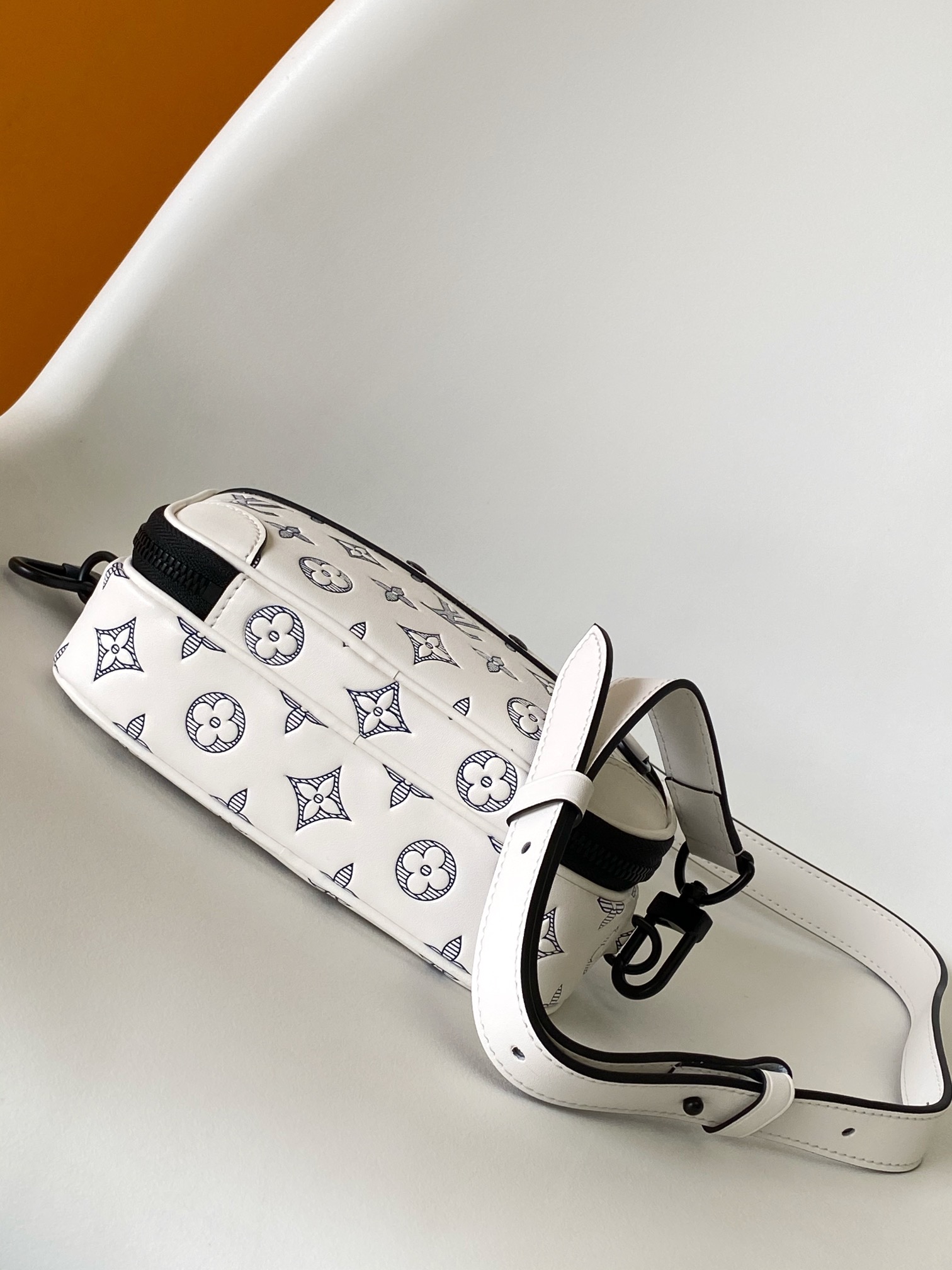 Louis Vuitton 10A Handbag Shoulder Bag Top Mirror Quality Version Neo Alpha M83383 M82542