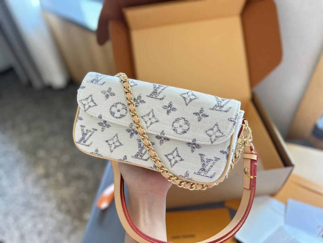 Louis Vuitton LV Denim Ivy Shoulder Bag Handbag (Replica)