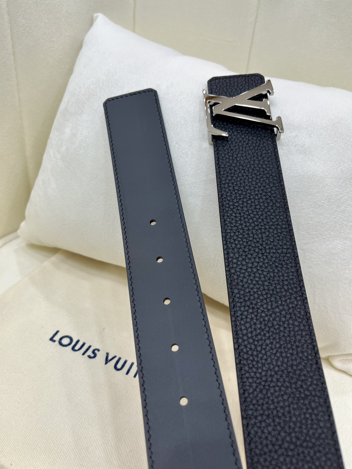 Louis Vuitton LV Leather Belts 1:1 Mirror Version
